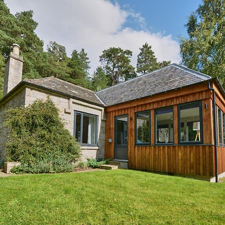 Amazing Cottage With Private Indoor Swim Pool And Hot Tub Grantown-on-Spey Kültér fotó