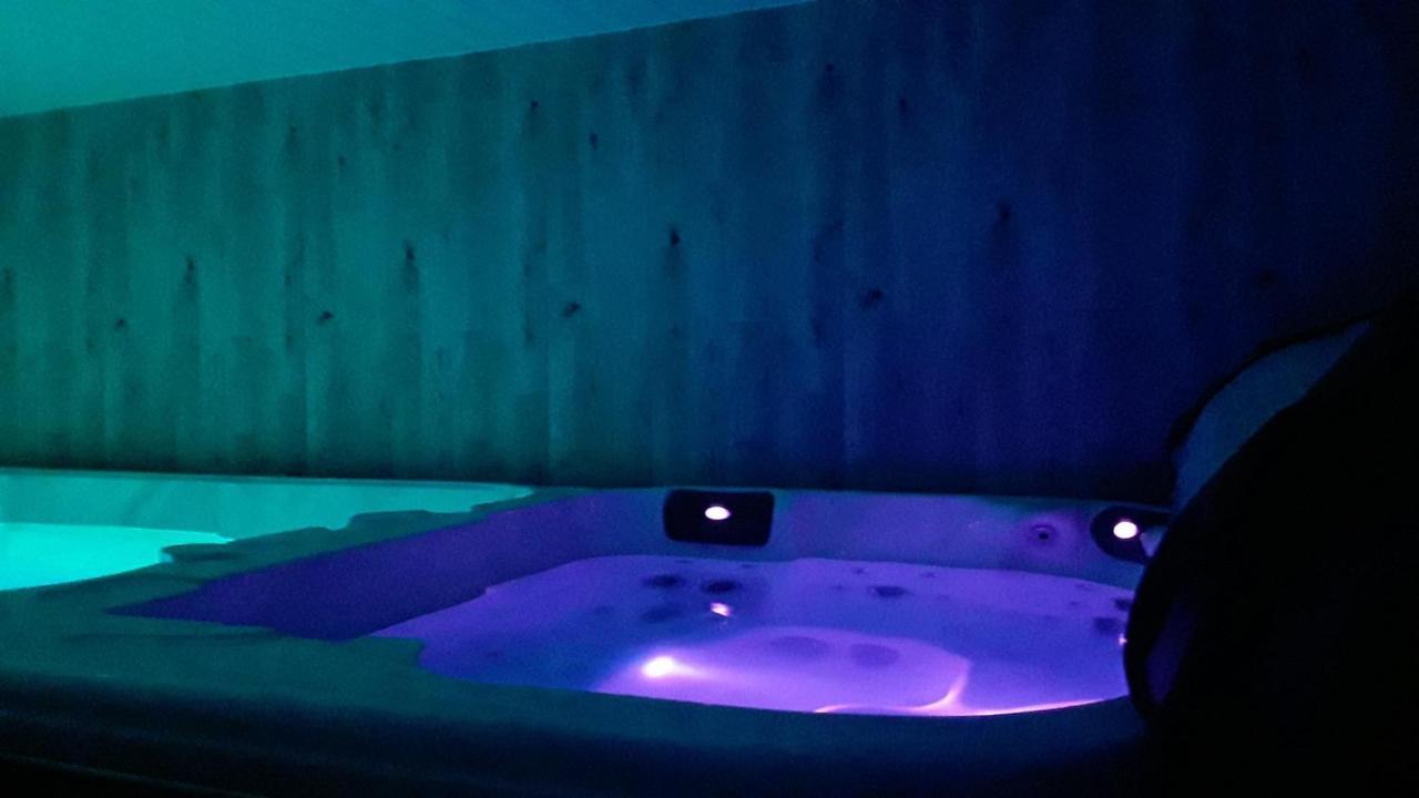 Amazing Cottage With Private Indoor Swim Pool And Hot Tub Grantown-on-Spey Kültér fotó