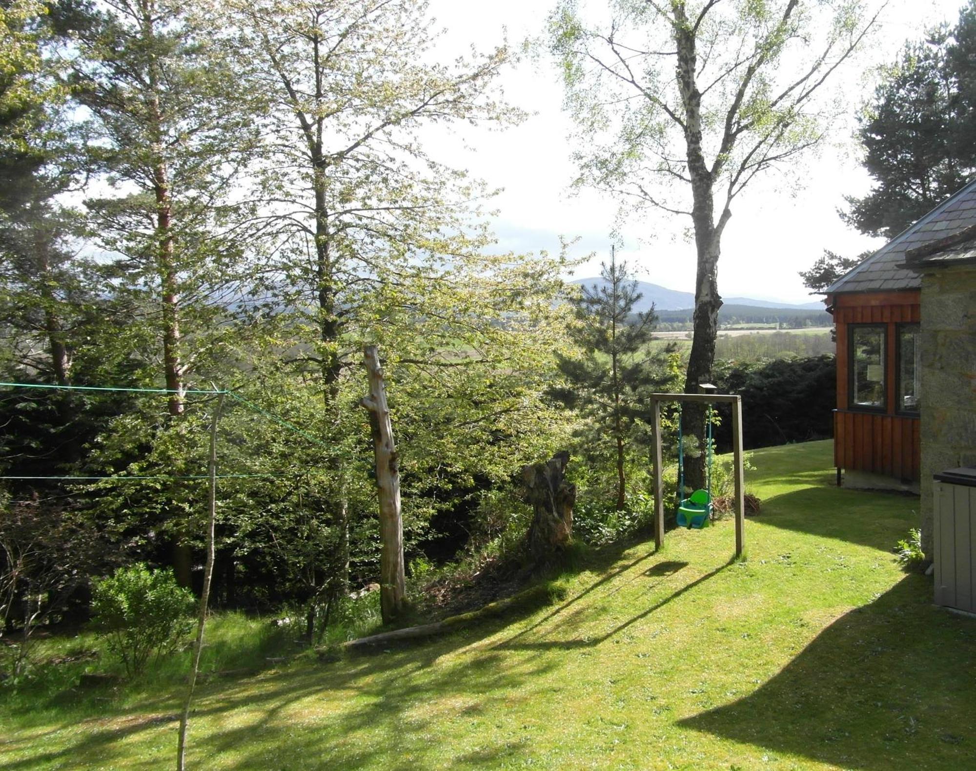 Amazing Cottage With Private Indoor Swim Pool And Hot Tub Grantown-on-Spey Kültér fotó